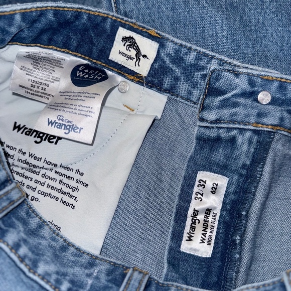 Wrangler Womens Wanderer High Rise Flare Jeans Distressed, sz 32 /14 - Picture 7 of 10